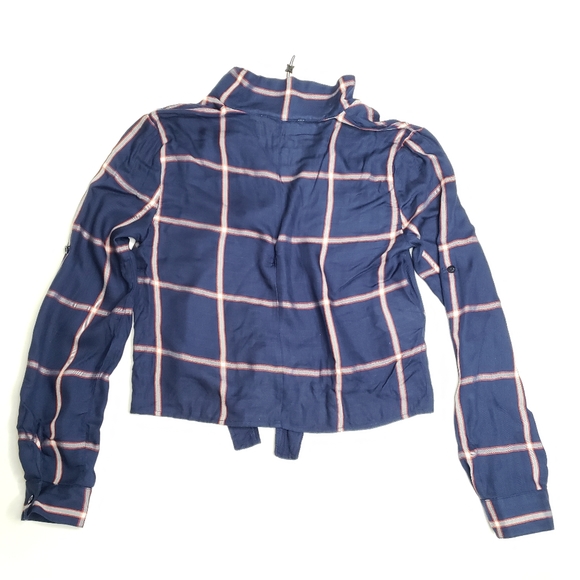 Bcbgeneration tie front roll sleeve plaid shirt - Picture 3 of 5